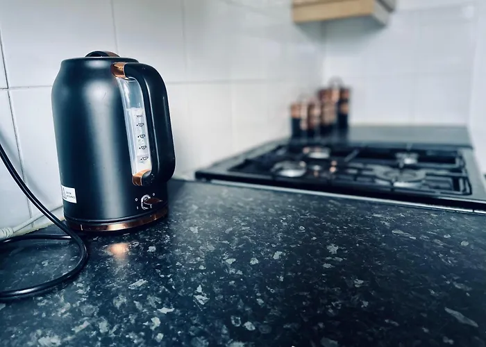 The Apartment By St Andrew Stadium, Breakfast & Free Parking
