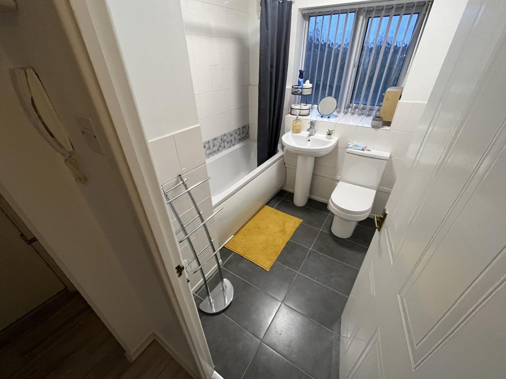 Apartment The By St Andrew Stadium, Breakfast & Free Parking